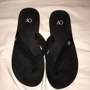 black flip flops